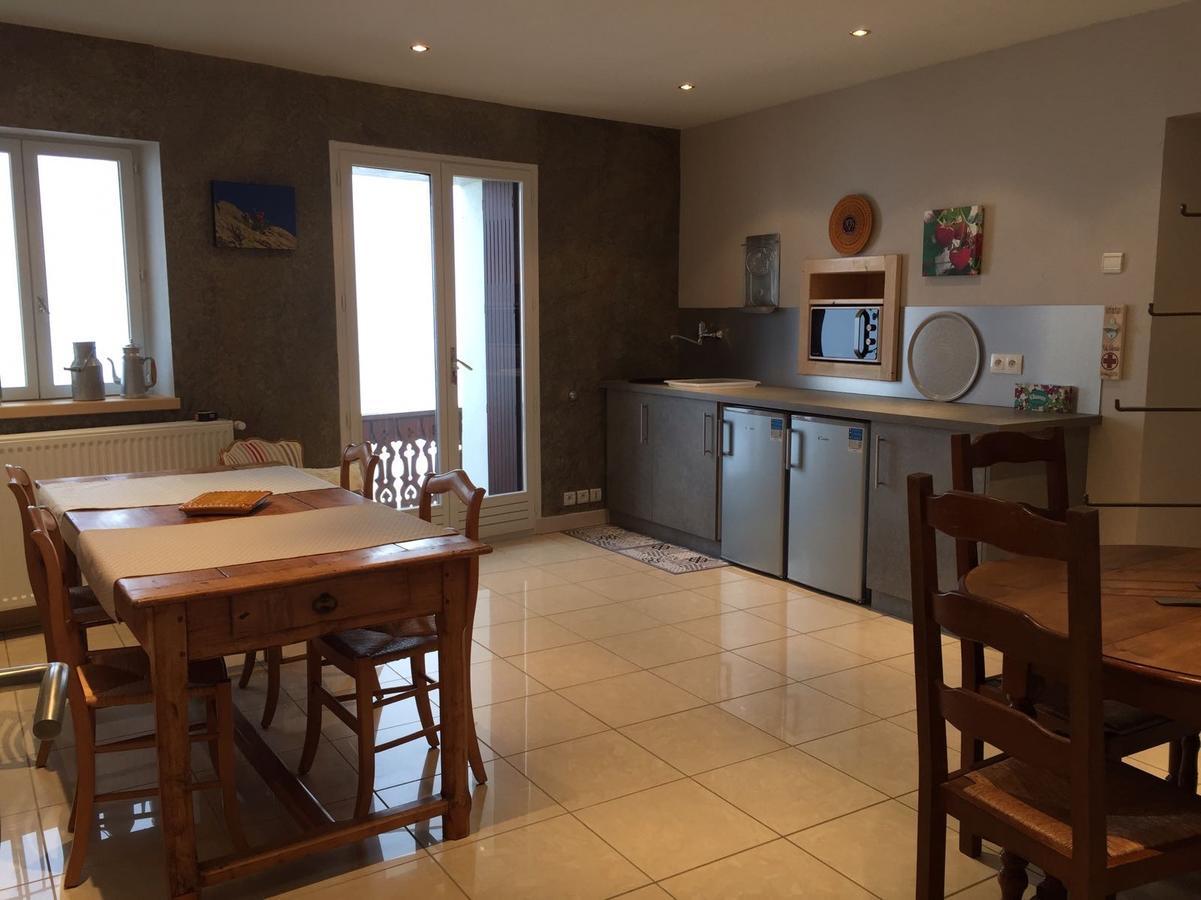 Le Coeur 1210 Bed & Breakfast Granier Ruang foto